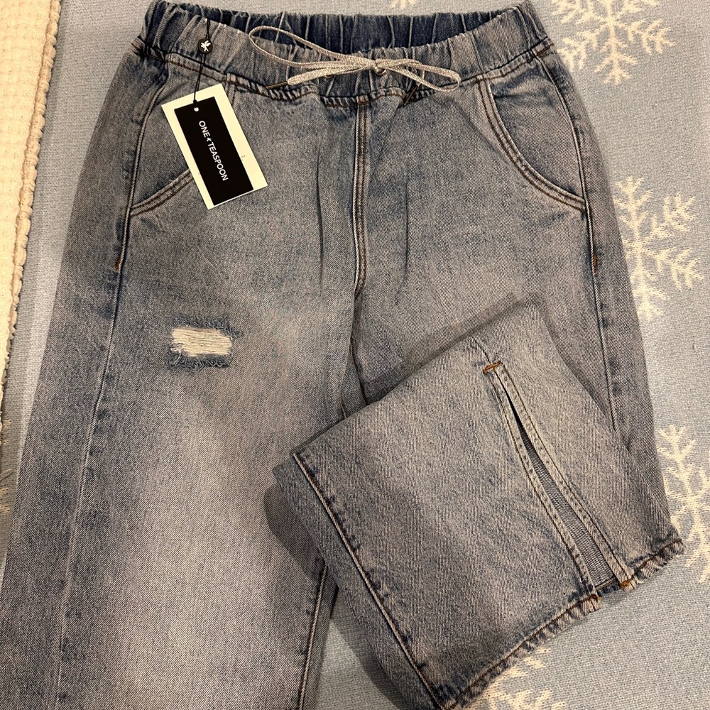 One Teaspoon Jeans sold at Free People/Revolve. Brand new!